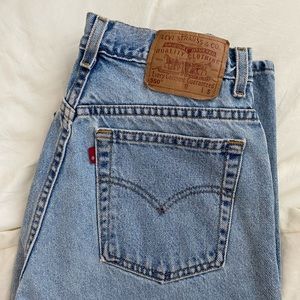 Vintage 550 relaxed tapered levi’s jeans